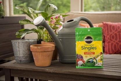 Miracle-Gro Watering Can Singles All Purpose Water Soluble Plant Food, for Flowers, Vegetables, Houseplants, Trees, Indoor and Outdoor Plants, 24 Packets (Pack of 6)