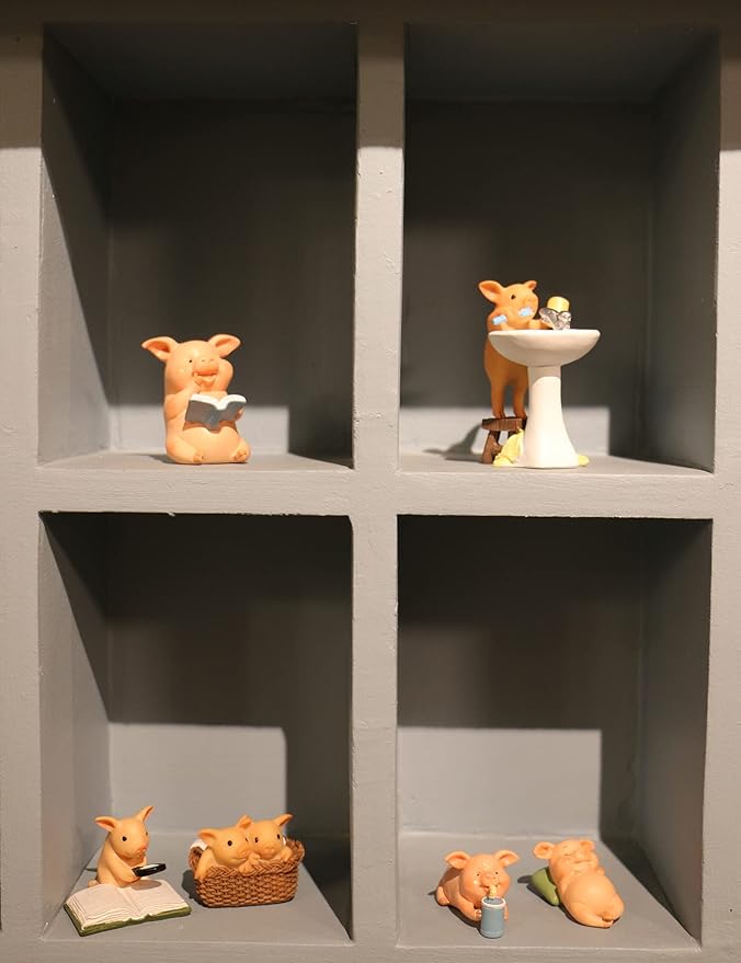 Pig Statue Mini Pig Figurine, Resin Home Decor, Lucky Animal Garden Statue for Micro Landscape (Pig in Small Basket)