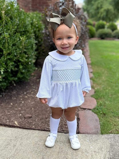 Wee Ones Girls' Classic Grosgrain Hair Bow with Scalloped Edges, No-Slip Hair Clip, Handmade, Sage, King