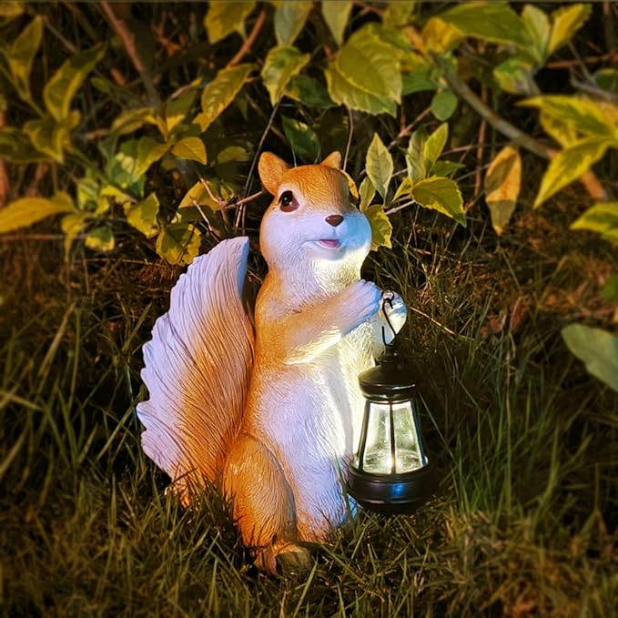 Solar Garden Statues Squirrel Decor - Resin Outdoor/Indoor Squirrel Sculpture Garden Lights Statue Decoration for Patio Home Yard Lawn, Unique Garden Figurine Lights Gift for Mom Grandma